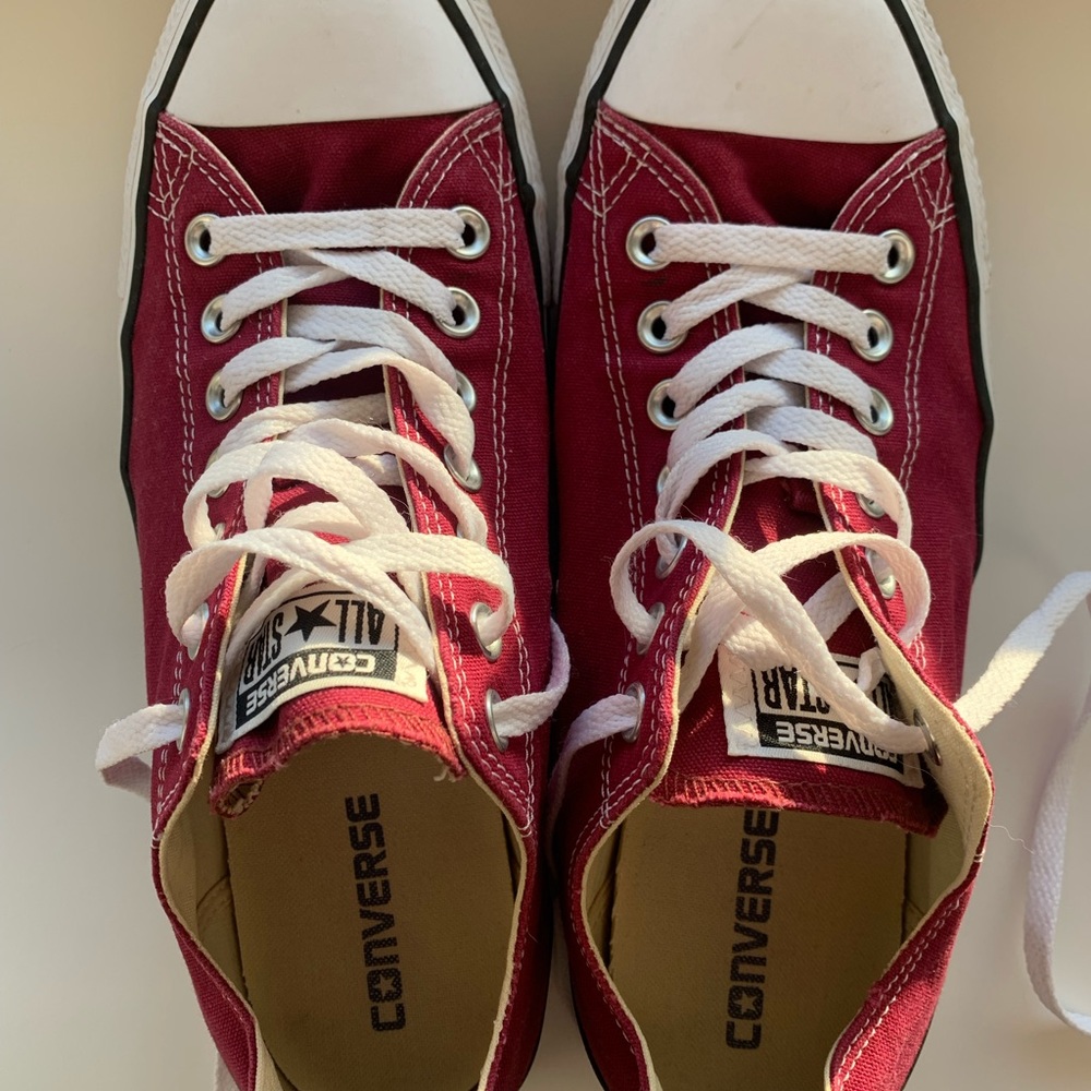 Chuck Taylor low top All Star Converse sneakers womens 11, Mens 9